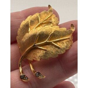 Vintage JAMAZ Gold Tone Leaf Brooch Rhinestone Tips Signed